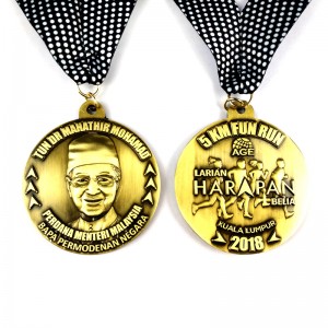 China Manufacturer High Quality 3D Gold Medal with Lanyard